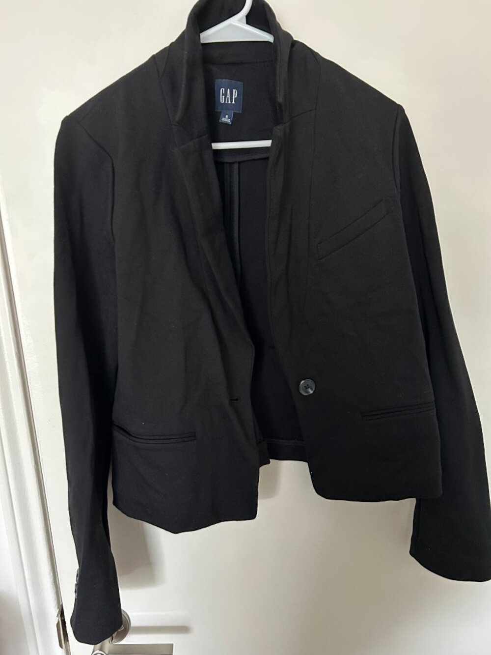 Gap cropped black blazer